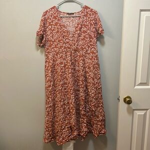 Floral peachy dress from BloomChic. Size 18-20.